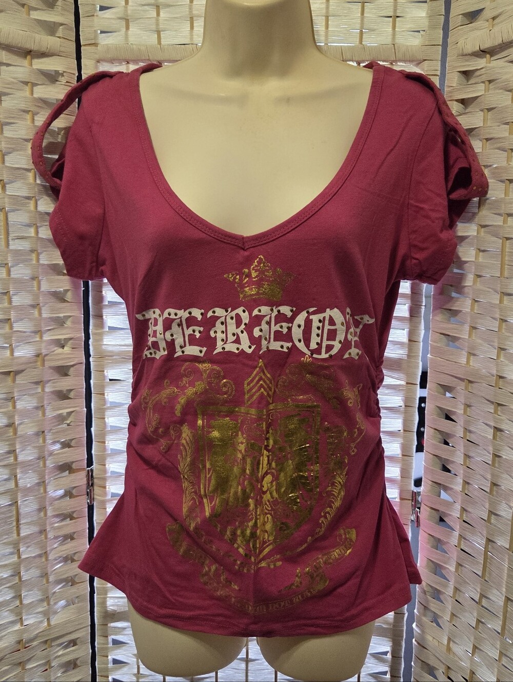 Dereon Fuchsia Graphic V-Neck Slim Fit Top